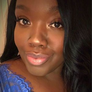 Meet your Posher, Ebony